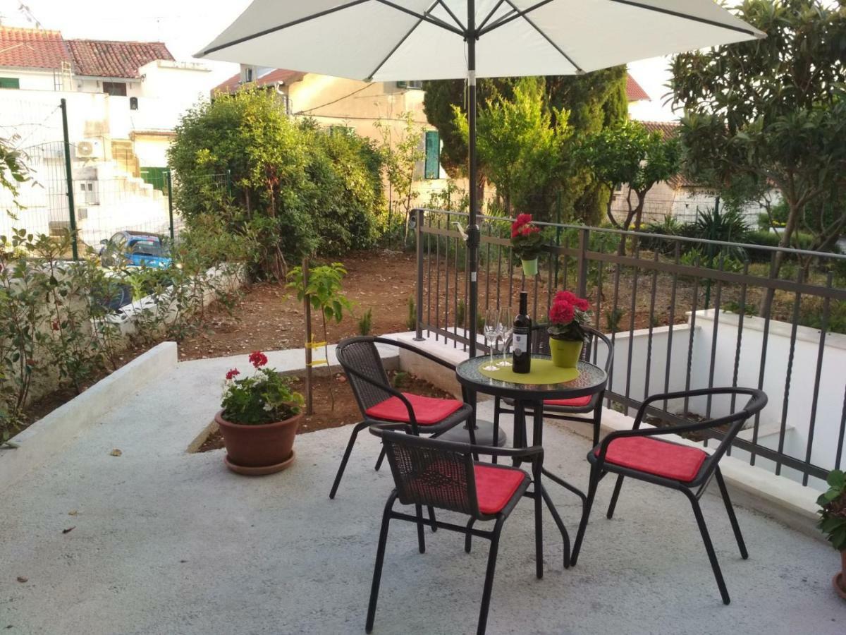 Apartment Nives In The City Center - Free Parking Σπλιτ Εξωτερικό φωτογραφία